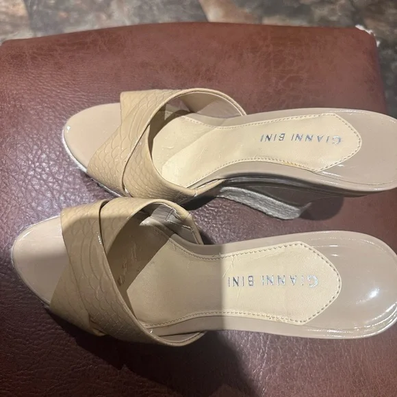 NEW Gianni Bini wedges size 8 1/2 - Picture 5 of 7